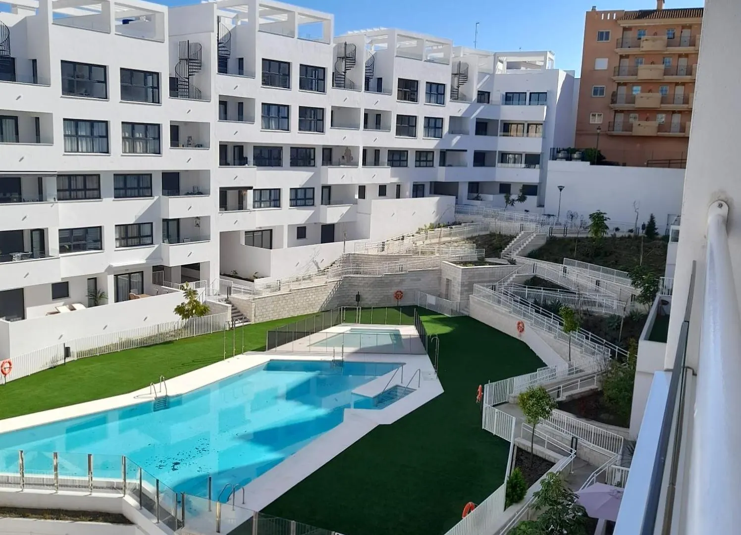 Estepona Terrace, Parking & Pool Apartment