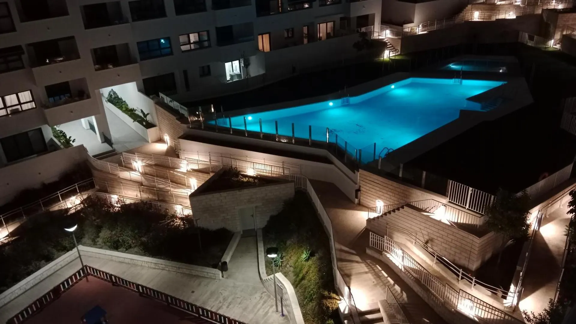 Estepona Terrace, Parking & Pool Apartment